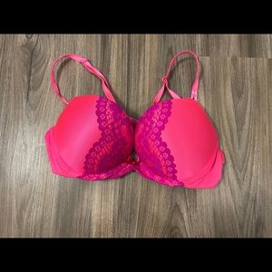 Victoria’s Secret Miraculous Plunge Push-up Bra